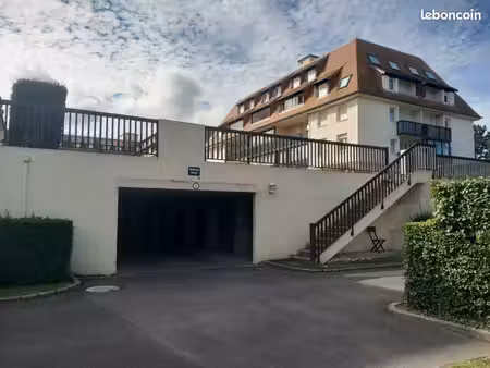 à louer box fermé  villers sur mer