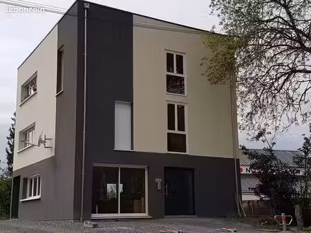 appartement t3 joué les tours libre debut octobre proximité 2 lions