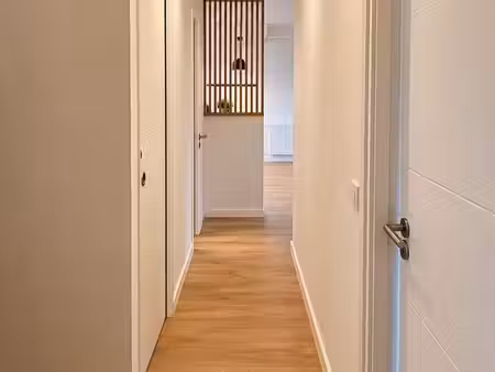 à louer – t2 rénové 48 m² avec balcon & parking – pont-évêque