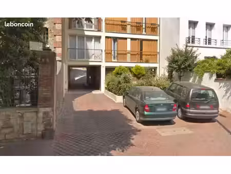 parking/ box