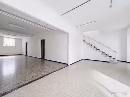 local commercial / bureaux 163 65 m² avec garage – centre-ville de mauguio