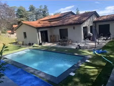 particulier loue villa récente 157m2 avec piscine