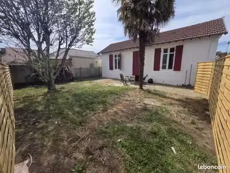 maison 70m2 jardin a louer gelos centre