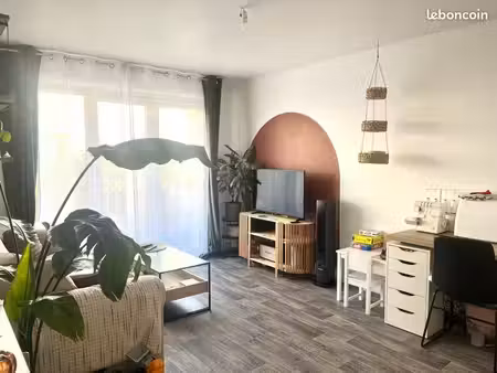 t2 54m2  balcon cave & ascenseur -113000 - particulier
