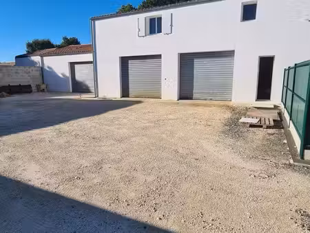 hangar ou stockage ou entrepôts viabilisés