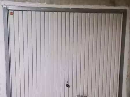 garage fermé à louer – port de saint-cyprien