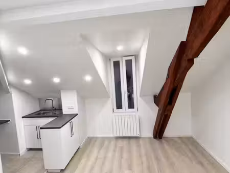 f2 rénové 28 m² – tramway t8 en face – épinay-sur-seine