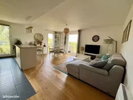 3 pièces de 73 m² entièrement rénové – lumineux  calme et verdoyant
