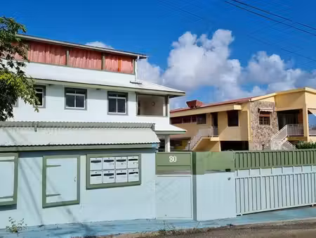 studio meublé bien équipé bien aéré dans résidence sécurisée terreville schoelcher