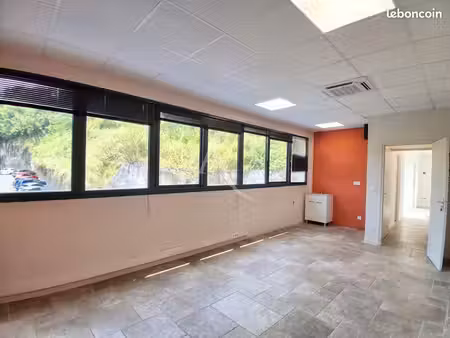 bureaux 71 m² ducos