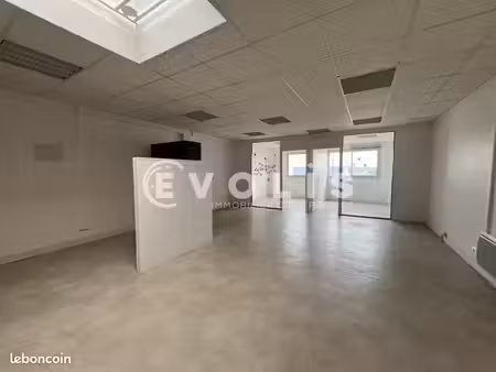 bureau 62 m²
