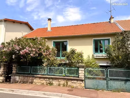 maison 5 pièces — 90 m² — jardin clos — garage — rer b à 300 m