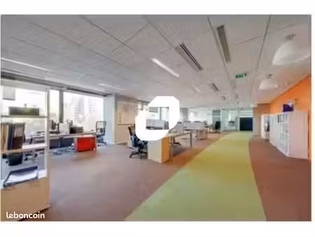 bureaux 391 m²