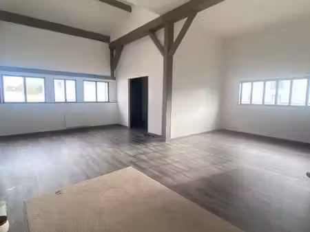 bureau 127 m²