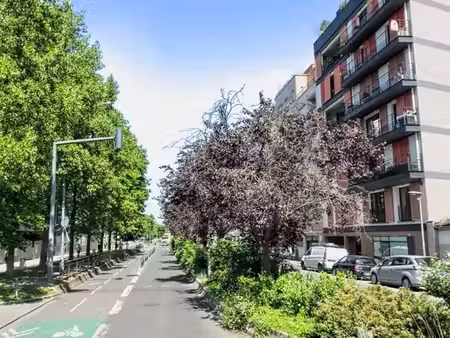 local commercial 810 m²