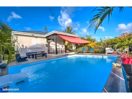 deux villas et studio piscine avec jardin