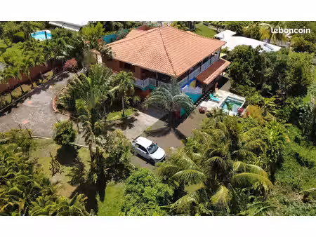 villa de 225 m² sainte-luce