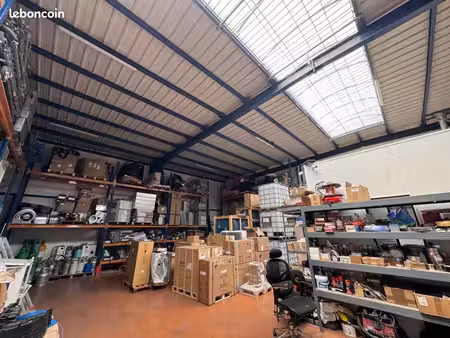 local bureaux 250 m²