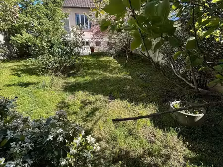 maison avec jardin sur une parcelle de 334m2