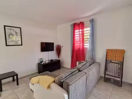 loue bas de maison meublée f3