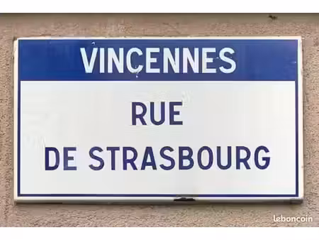 box fermé de 15m2 dans résidence sécurisée
