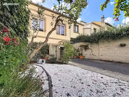 le calme et le charme d’un jardin au cœur de la ville
