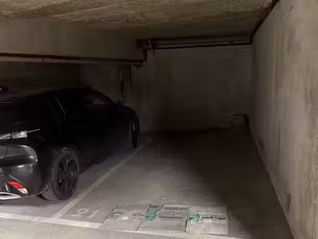 place de parking médiathèque