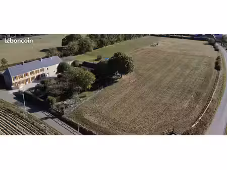 longère rénovée  terrain & dépendances