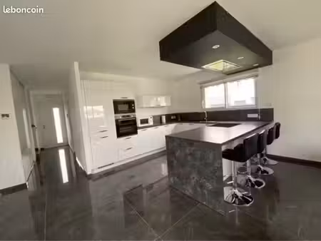 maison 5 pièces 145m2