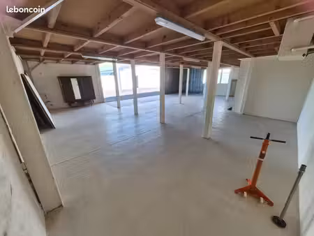 local 130m² + mezzanine 280m²