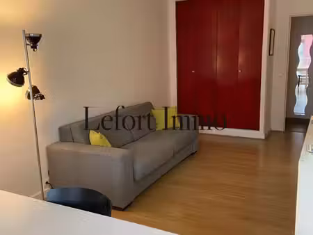 studio 1 pièce 27 m²