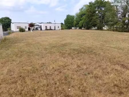 terrain à bâtir de 739 m² à bussac-sur-charente (17)