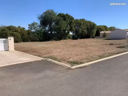 terrain à bâtir de 505 m2 au prix de 20150 à saint-denis-du-pin (17)