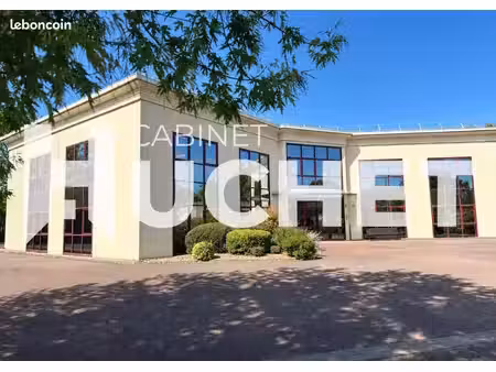 bureaux 940 m²
