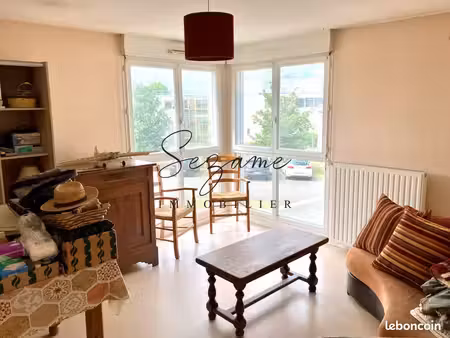 angoulême  5 min sud  agréable appt f2 à rafraichir de 50 m²