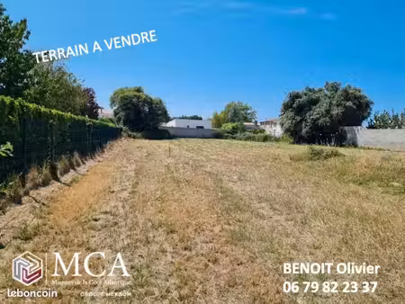 terrain 1 513 m² medis
