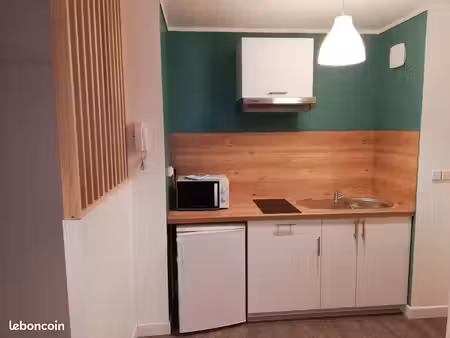 très bel f2 meublé 33m² refait et équipé