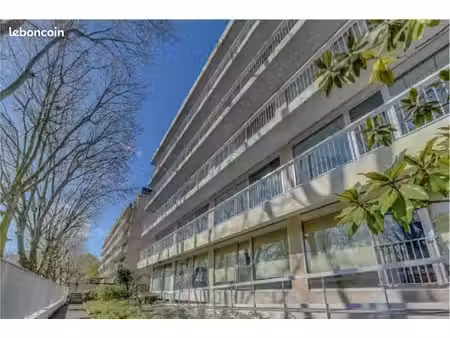 local bureaux 335 m²