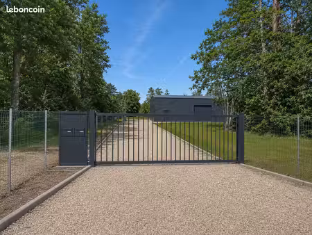 à vendre – bâtiment professionnel récent à nançay (18)