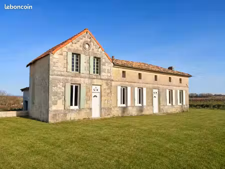 maison familiale en pierre de 213 m² avec terrain de 3000 m² – dpe c