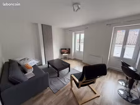 t1 meublé 29 m² tout équipé - cognac - dispo octobre