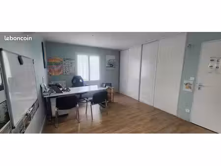 bureau à louer dans un cabinet médical