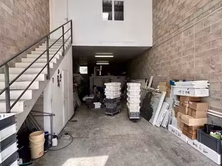 entrepôt à louer – 120 m²