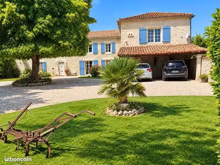 maison charentaise – 160 m² + 132 m² aménageables – piscine & dépendances