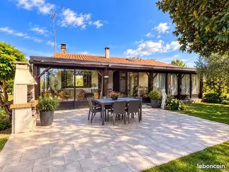 charmante maison et bord de rivière le petit vouillac gond pontouvre