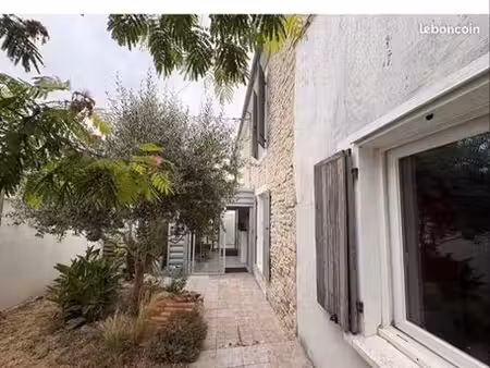 maison 5 pieces 140 m2 surgères