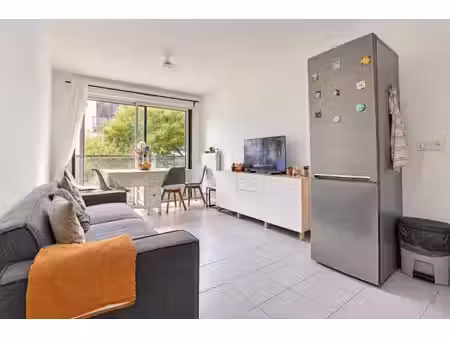 t2 en rez-de-jardin avec parking couvert