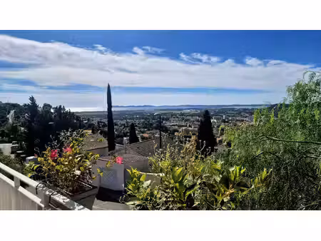 quartier paradis : superbe t3 rénové avec vue mer panoramiqu