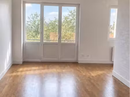 à louer appartement f3 centre bourg de villebois