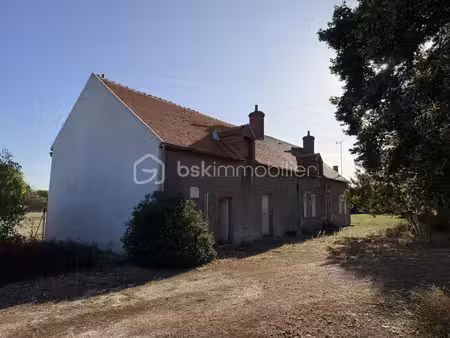 fermette à rénover + dépendance de 500 m² – proche a19